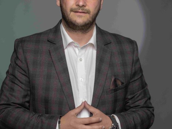 Bogdan Steriopol: Leadership în campaniile electorale