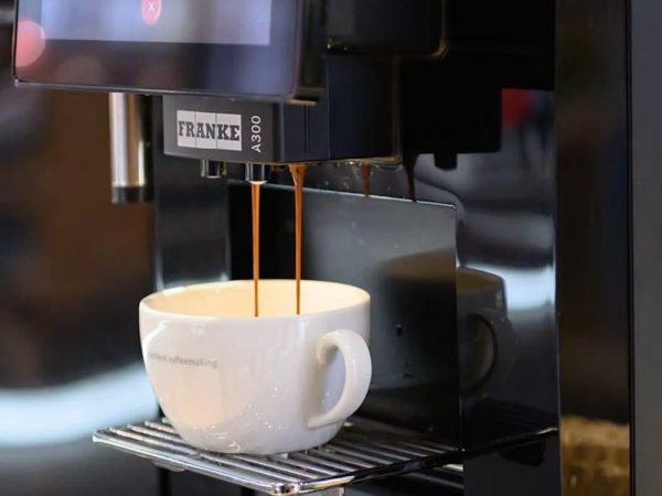 Office Barista: Cum Crește Retenția Angajaților cu un Coffee Corner Premium